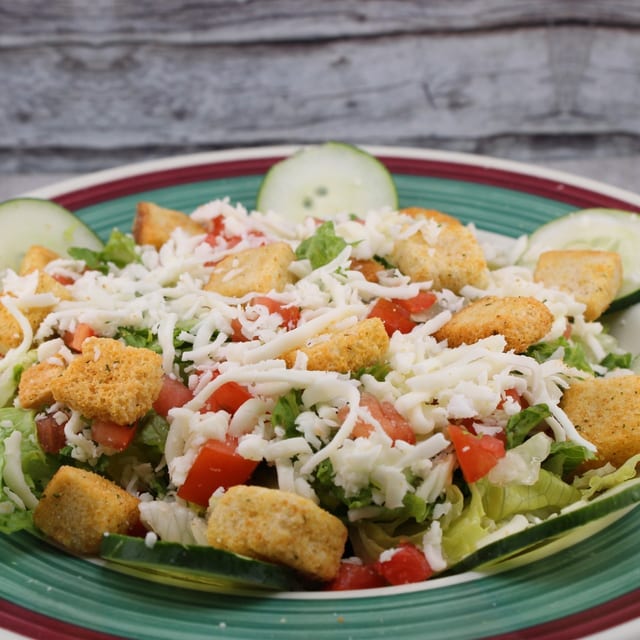 Catering Size Garden Salad (Feeds 10).